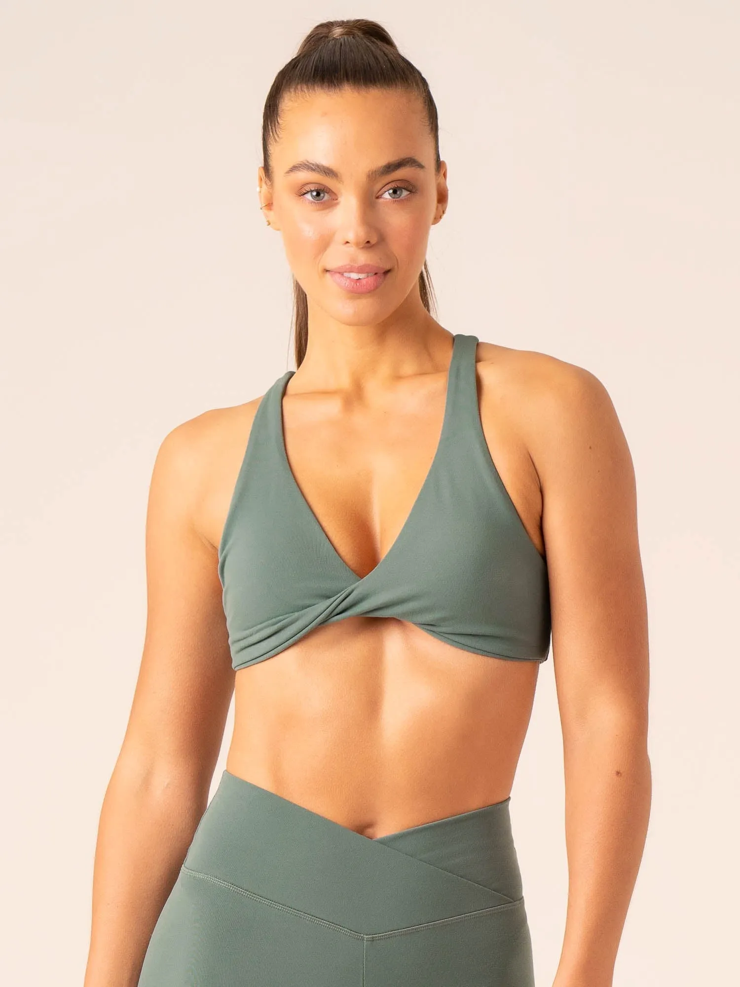 Momentum Twist Sports Bra - Forest Green