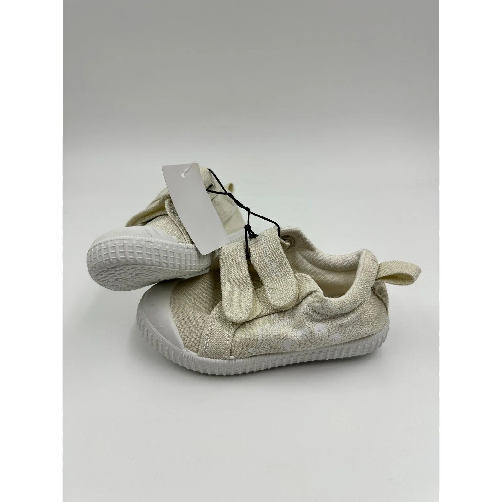 Toddler/Small Kid Size 8, Off-White, Canvas Low Top Sneakers