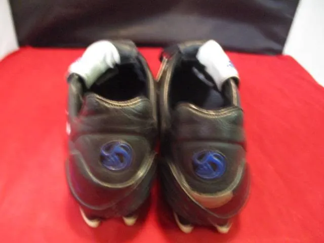 Used Adidas Youth Outdoor Soccer Shoes Size 5