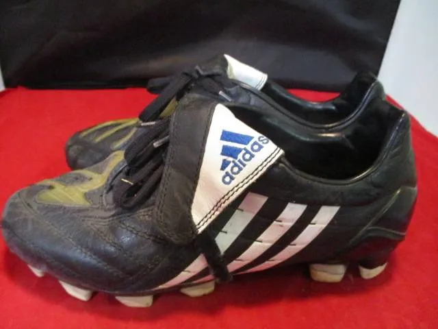 Used Adidas Youth Outdoor Soccer Shoes Size 5